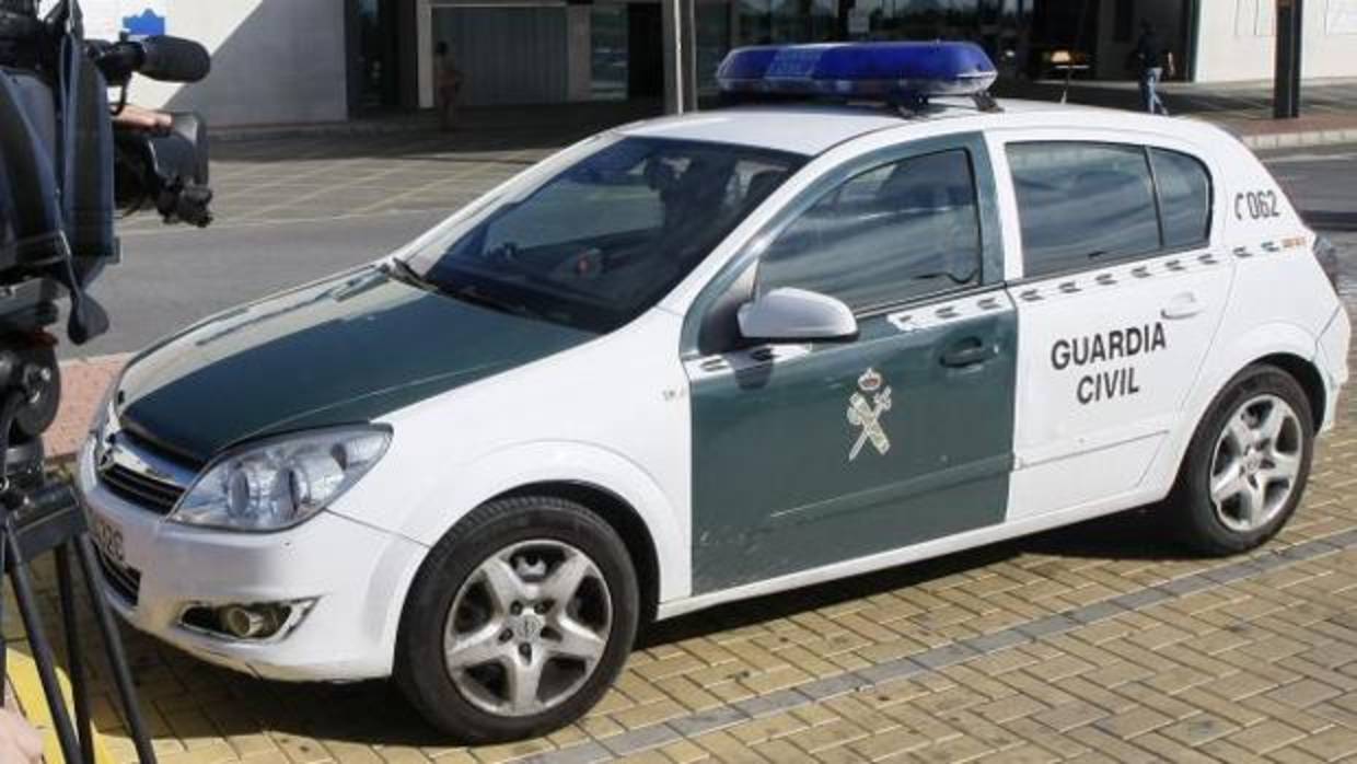 Un vehículo de la Guardia Civil de Torrevieja