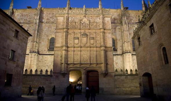 Las Cortes de Castilla y León conceden la Medalla de Oro a la Universidad de Salamanca