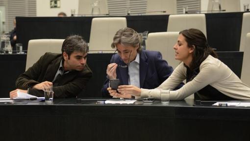El nuevo delegado de Economía, Jorge García Castaño, con las concejales Marta Higueras y Rita Maestre