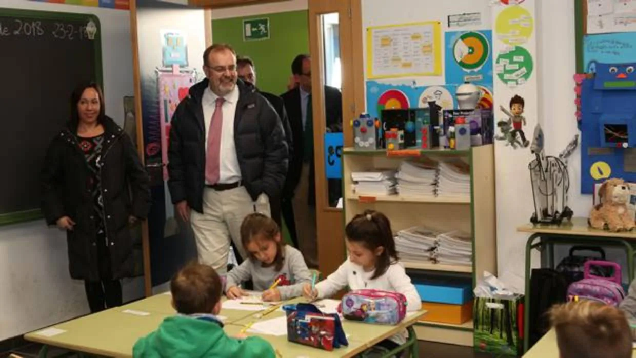 Fernando Rey visita el colegio Gerardo Diego en Golmayo (Soria)