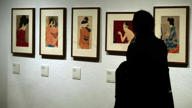 La feminidad japonesa enamora en la Fundación Miró