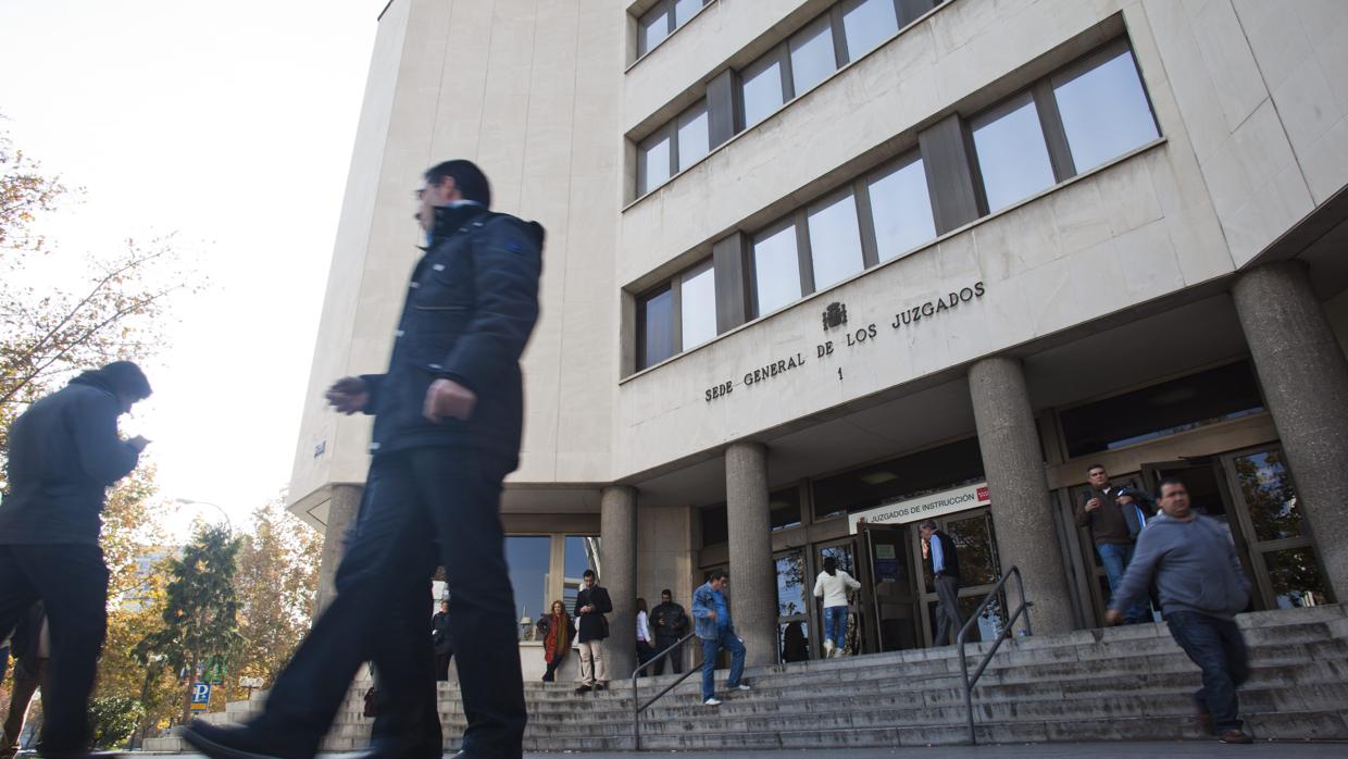 Entrada principal a los juzgados de Plaza de Castilla