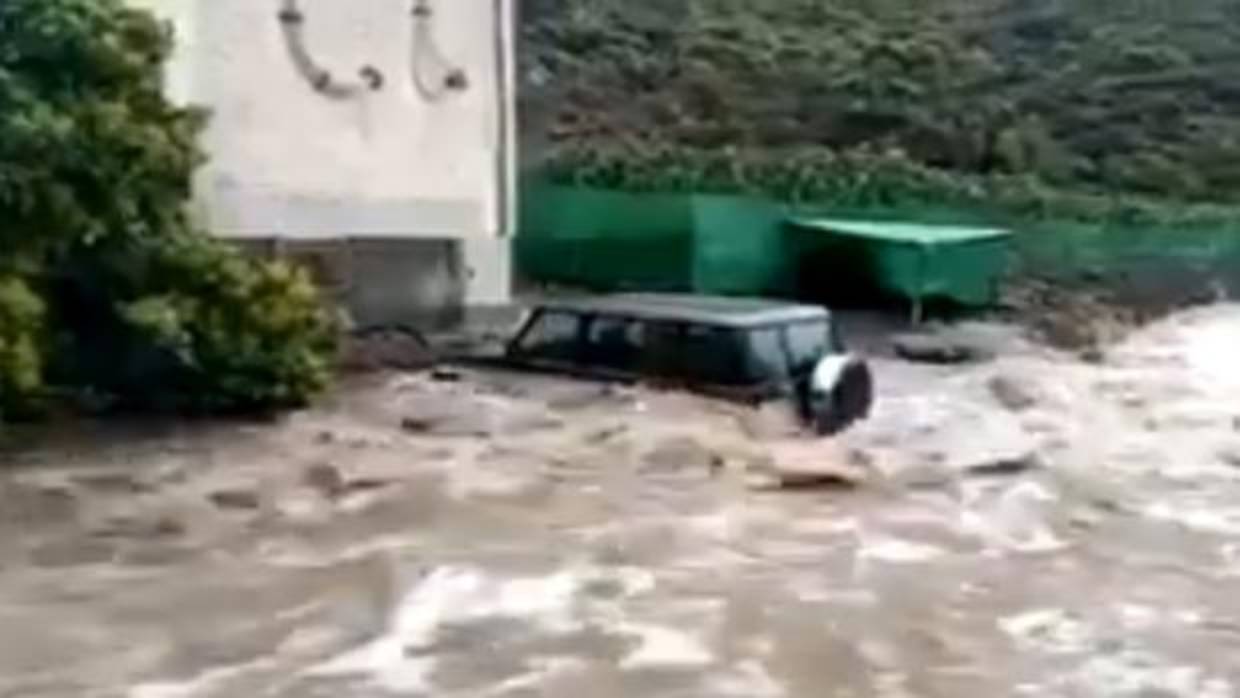 Vídeo: así se ceba el temporal con Canarias