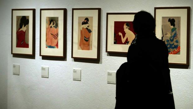 La feminidad japonesa enamora en la Fundación Miró