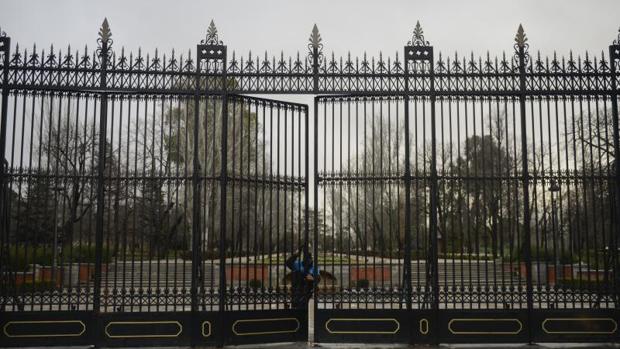 El Retiro reabre aunque se mantiene la alerta naranja por viento