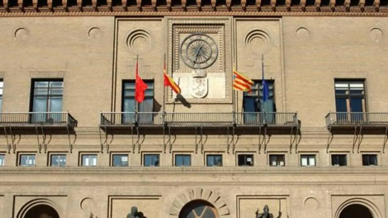 Fachada principal de la Casa Consistorial de Zaragoza