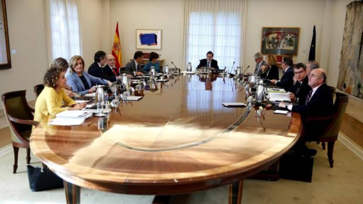 Una imagen del Consejo de Minsitros reunido en La Moncloa