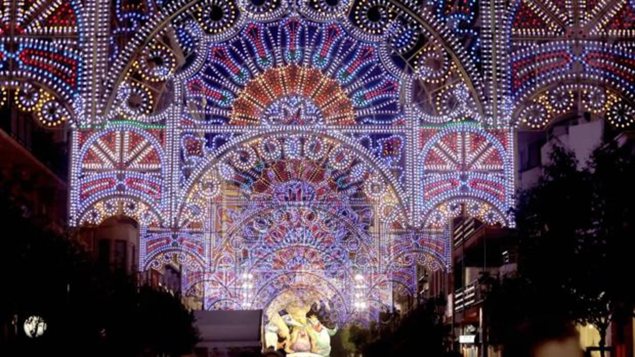 Encendido de luces en el barrio de Ruzafa