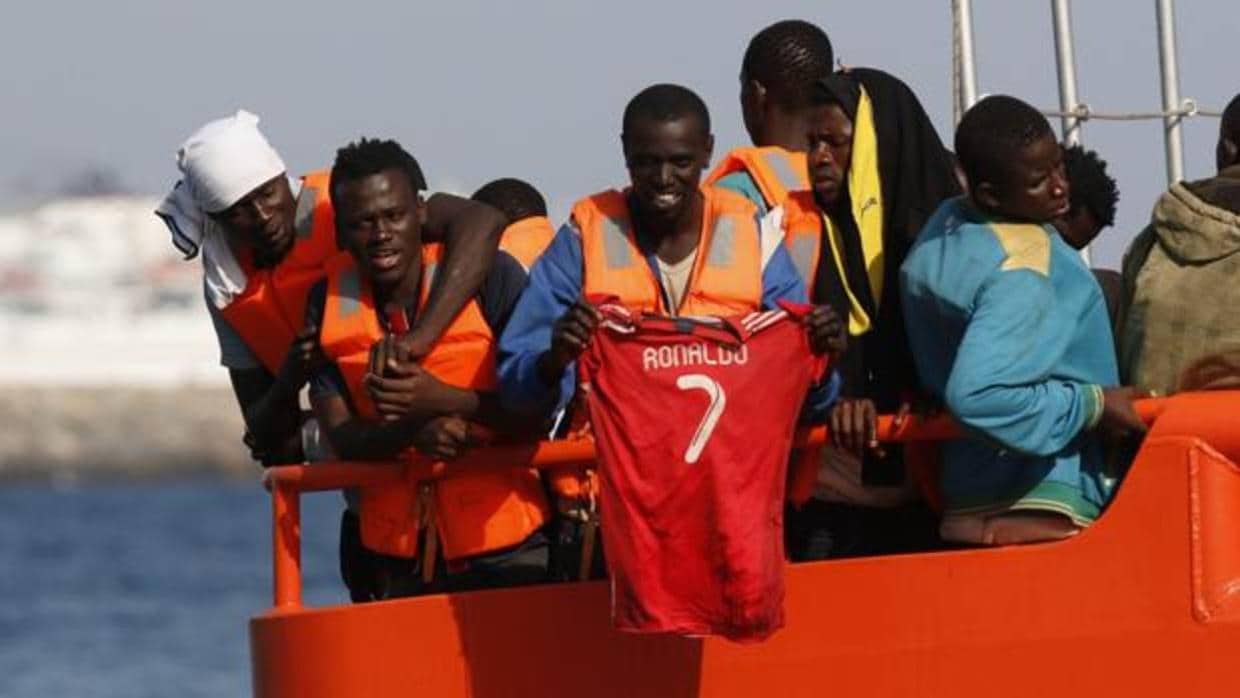 Subsaharianos rescatados cuando se dirigían en patera a las costas de Almería