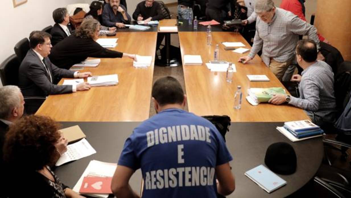 Imagen de la última reunión entre los sindicatos y la Xunta, en Santiago