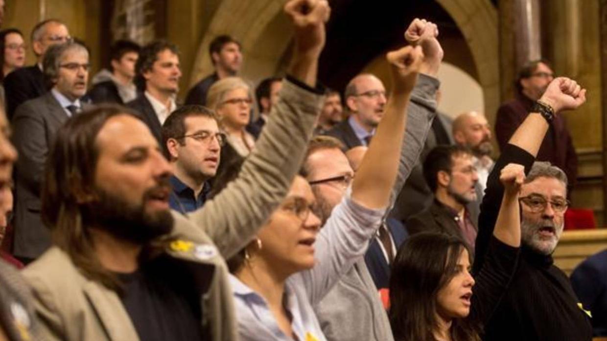 Imagen de los diputados de la CUP en el Parlament