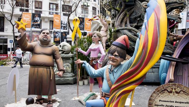 Puigdemont, Trump, Maduro y Rajoy: un año de actualidad política resumido en las Fallas de 2018