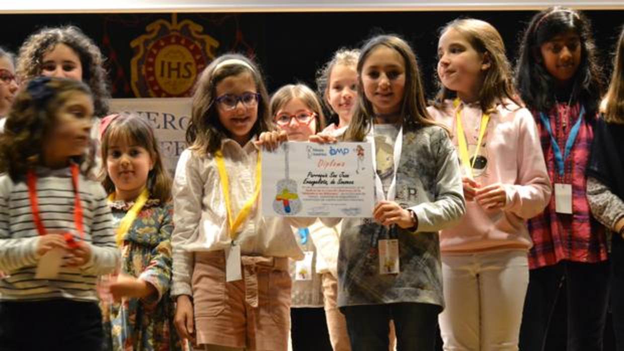 El colegio Infantes acogió un año más el Festival de la Canción Misionera