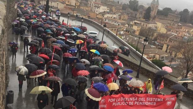 Casi 10.000 personas toman Toledo para reclamar mejoras en las pensiones