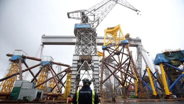 El viento del mar arrastra el futuro hacia los astilleros de Navantia