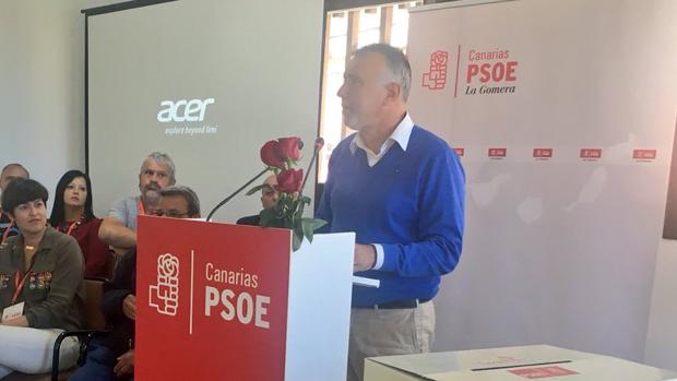 El insularismo llama a la puerta del PSOE canario