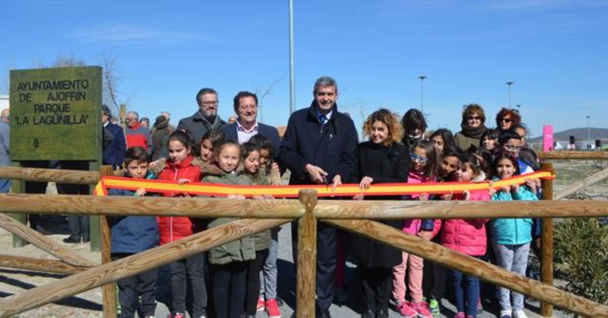 Álvaro Gutiérrez y Marisa Alguacil durante la inauguración del parque