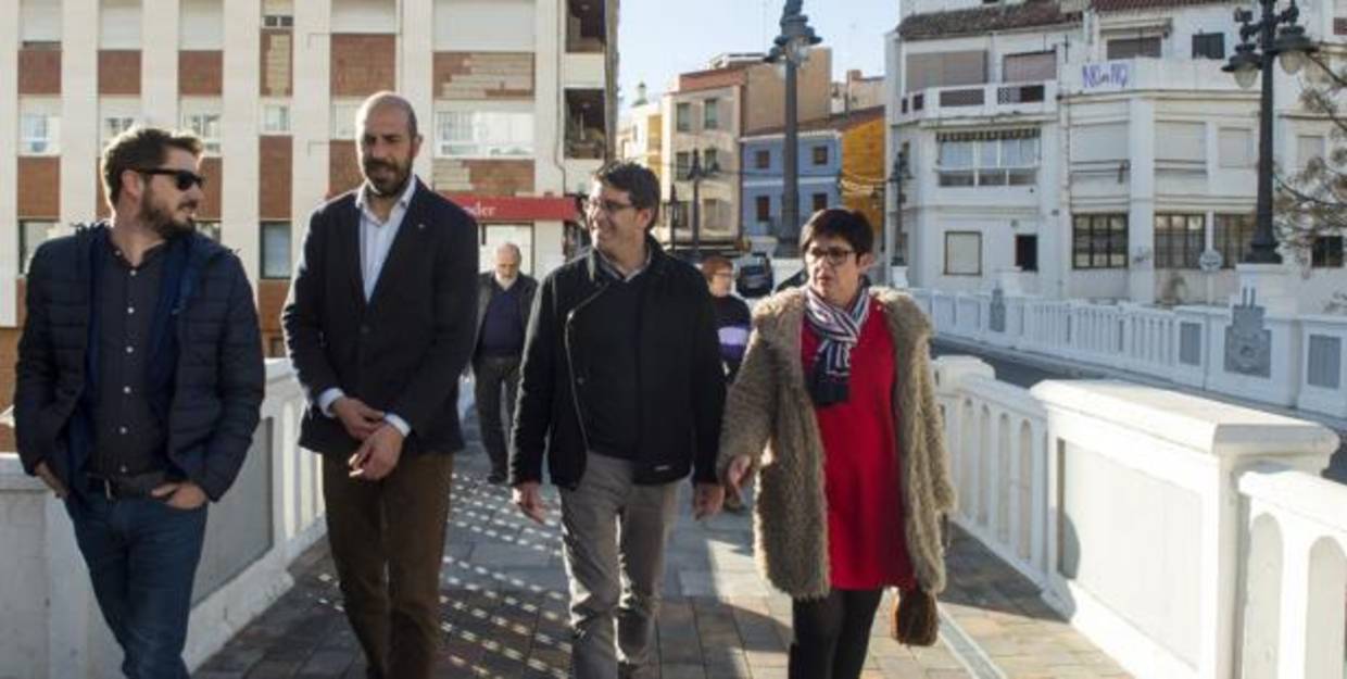 Jorge Rodríguez durant la visita a Buñol