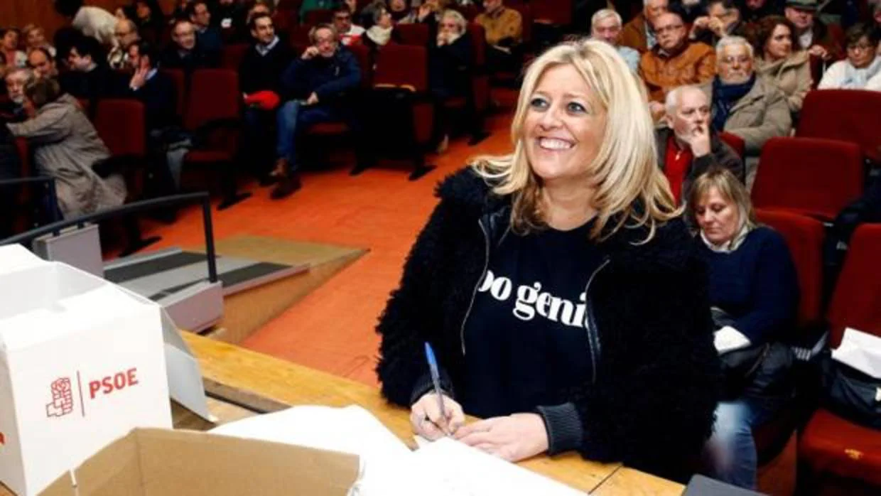 Beatriz Sestayo durante la asamblea del PSOE ferrolano en la que fue elegida