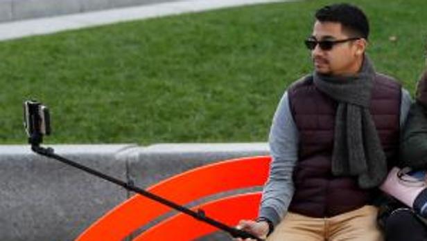 Roba un móvil y la pillan por hacerse selfies en Elche