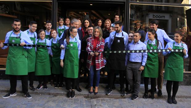 Abre la primera cafetería Starbucks en Toledo