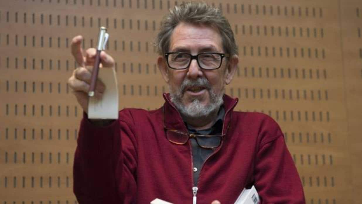 El librero Paco Camarasa durante un homenaje a su carrera en el ICUB de Barcelona