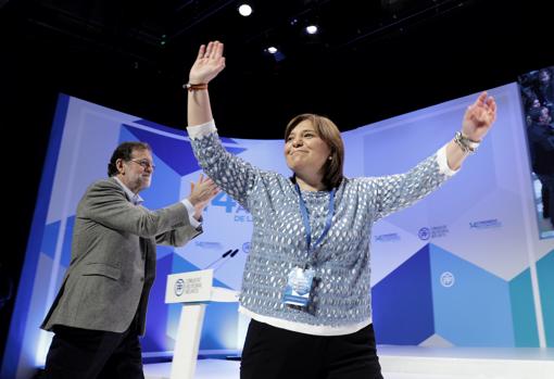 Imagen de Mariano Rajoy e Isabel Bonig tomada en el congreso celebrado por el PPCV hace ahora un año