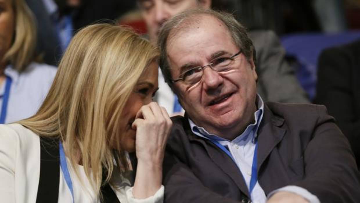 Juan Vicente Herrera junto a Cristina Cifuentes en una imagen de archivo