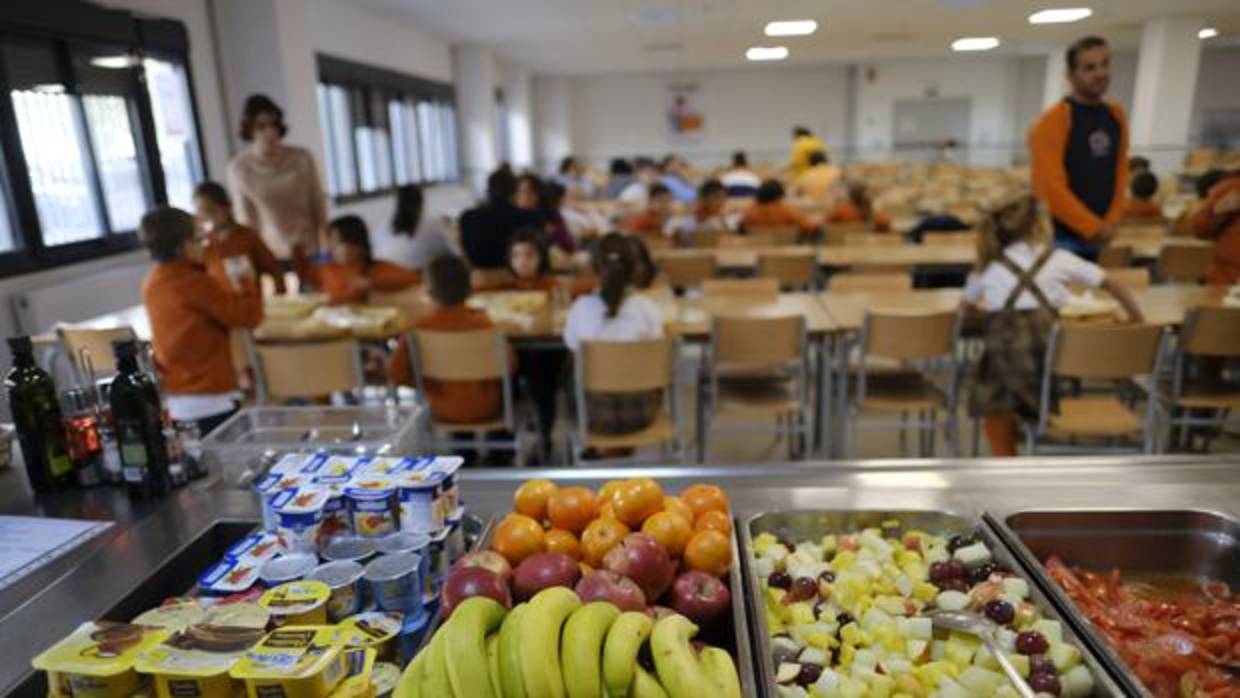 Imagen de comedor escolar durante la hora de la comida