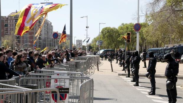 Los Mossos blindan el acto el Rey ante las protestas de los CDR