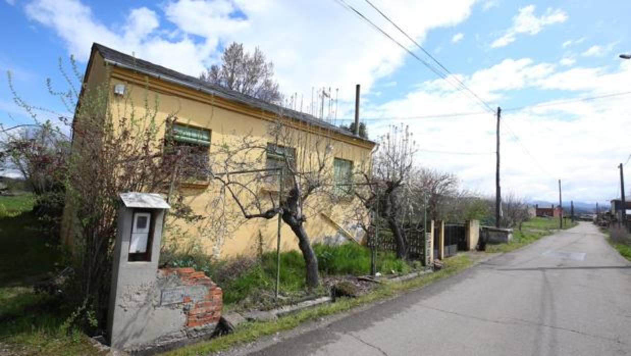 Vivienda en la que una mujer ha fallecido y otra ha resultado intoxicada por monóxido de carbono en el barrio ponferradino de Columbrianos (León)