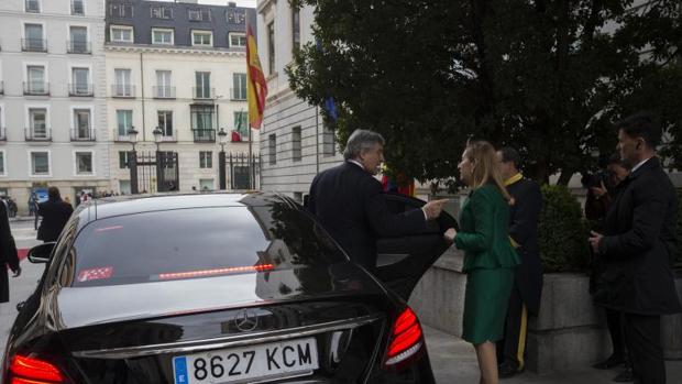 Tajani, el mejor amigo de España: «¡Viva la democracia! ¡Viva Europa! ¡Viva España! ¡Y viva el Rey!»