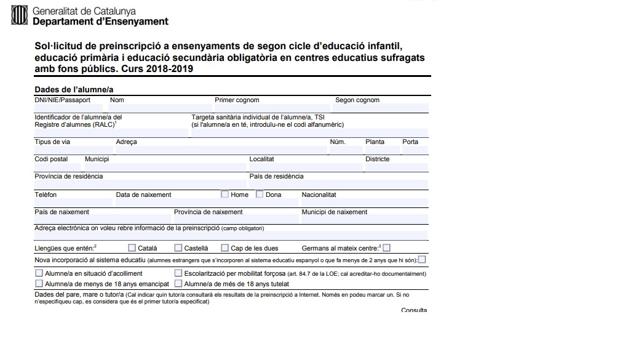 El folleto de preinscripción confirma que la escuela catalana sigue vetando el castellano