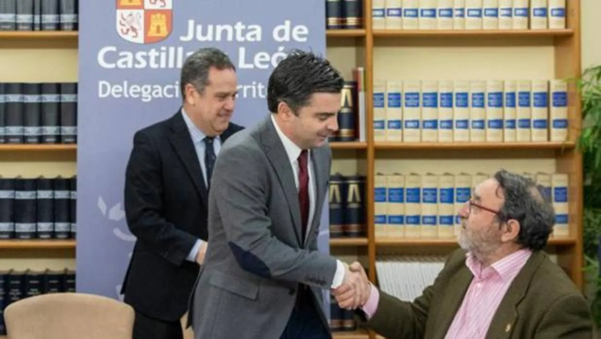 Pablo Trillo, Juan Zapatero y el alcalde de Villalar de los Comuneros, Luis Alonso Laguna, este pasado miércoles en Valladolid
