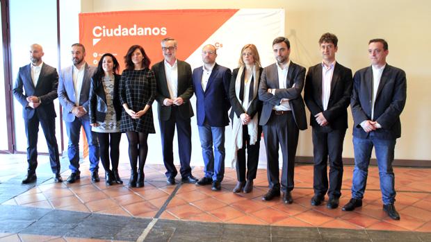 Ciudadanos advierte a Page que si quiere pactar «tendrá que girar al centro»