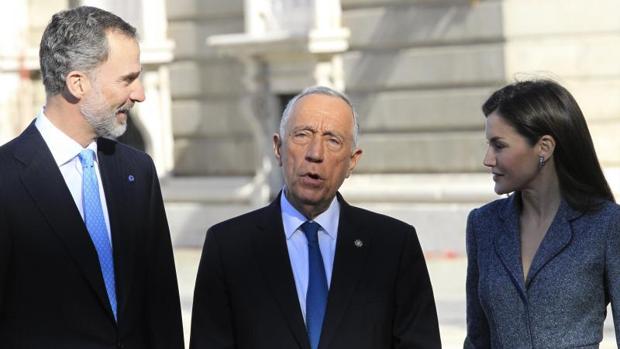 Los Reyes reciben al presidente de Portugal