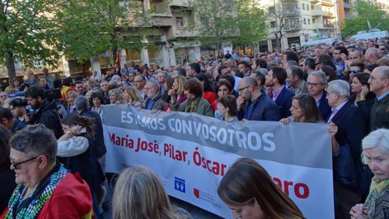 Ausencia institucional en la concentración de Pamplona en apoyo a los guardias civiles y sus parejas