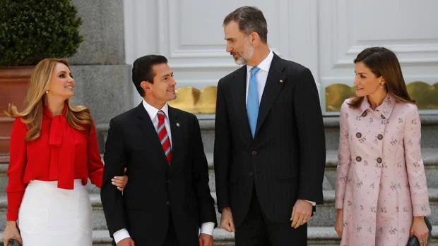 Peña Nieto constata con el Rey y Rajoy el avance en las relaciones, en vísperas de dejar el poder