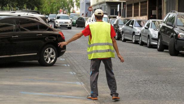 «En cuanto se vaya la Policía te voy a matar»: la lucha entre «gorrillas» en Valencia roza la tragedia