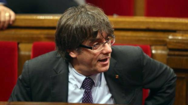 El TC suspende cualquier intento de investidura de Puigdemont