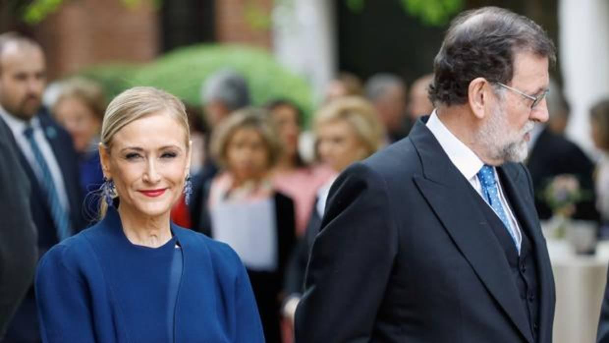 Mariano Rajoy, junto a la expresidenta de la Comunidad de Madrid, Cristina Cifuentes