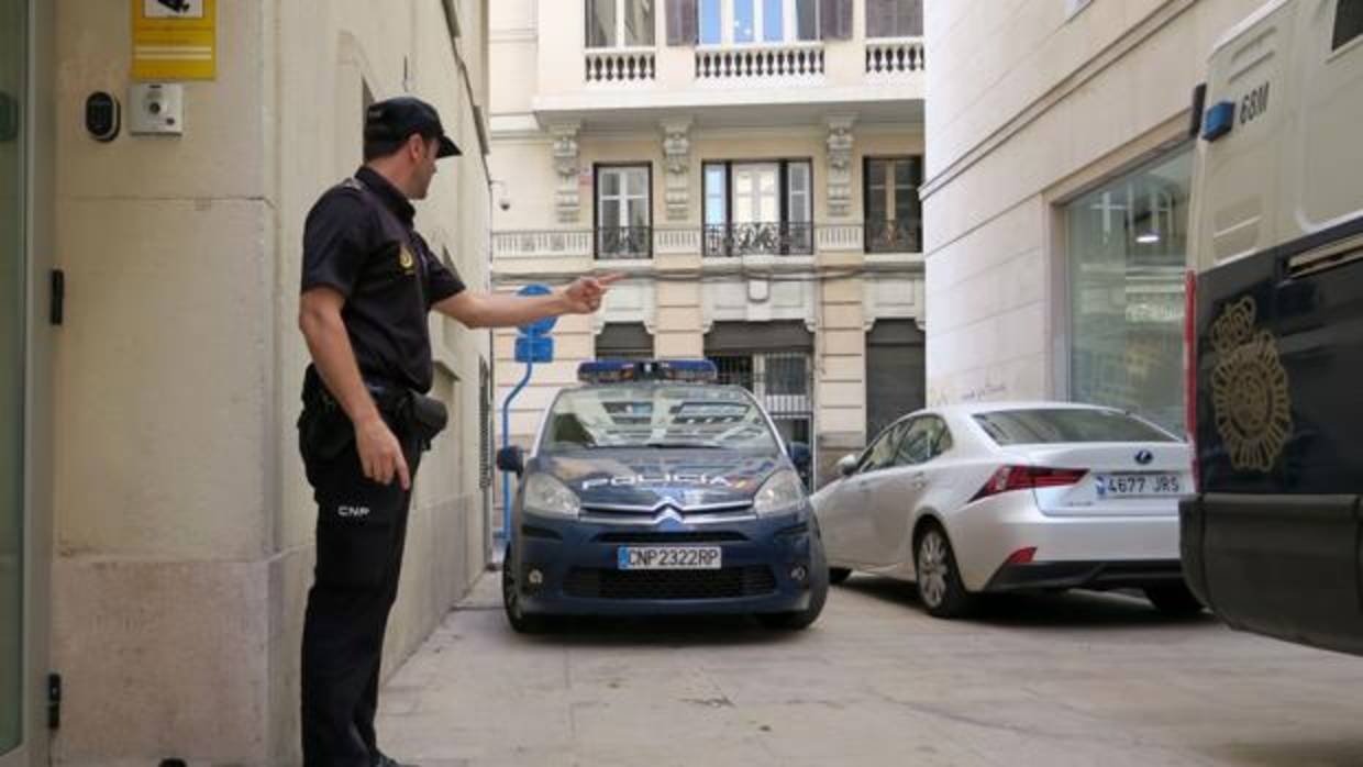 Agentes de la Policía Nacional