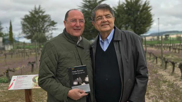 Sergio Ramírez y Carlos Moro. este pasado domingo en las Bodegas Emina, en Valbuena de Duero