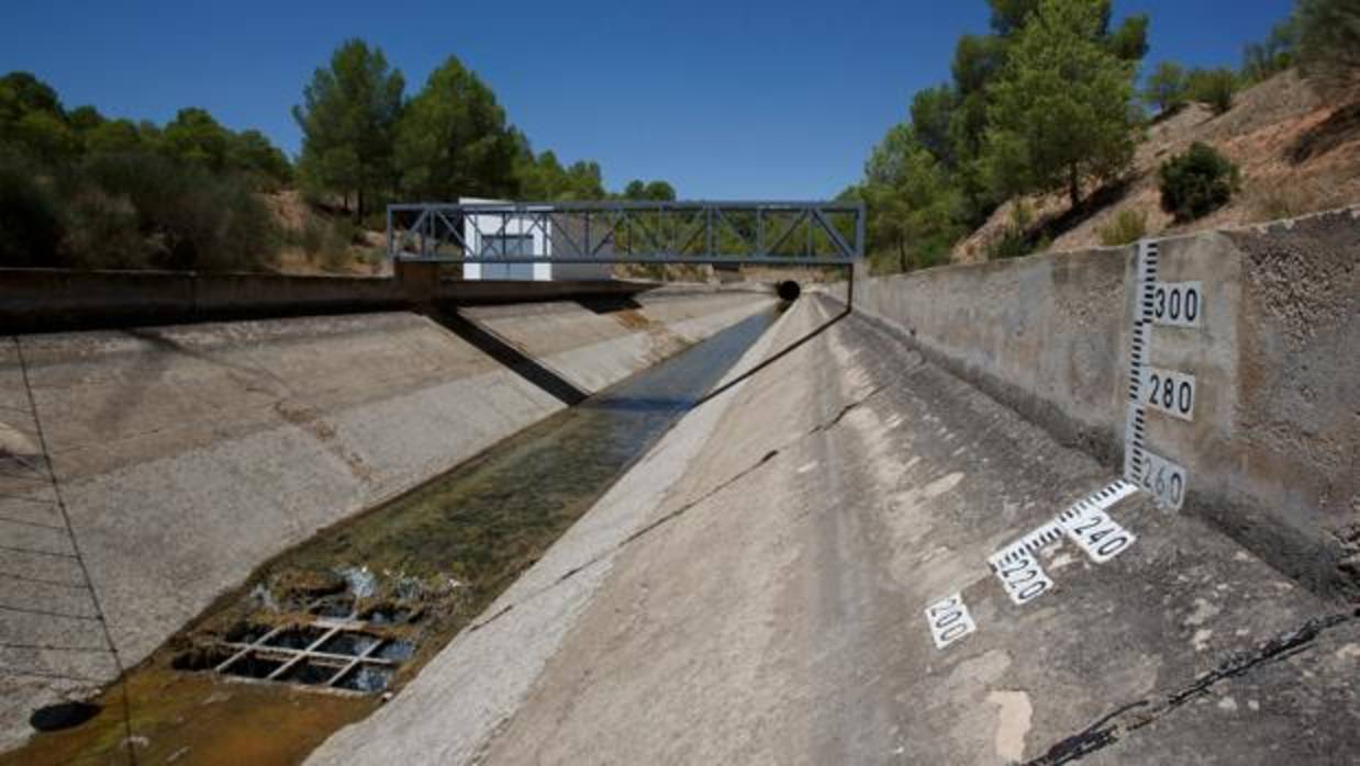 Uno de los conductos del trasvase Tajo-Segura