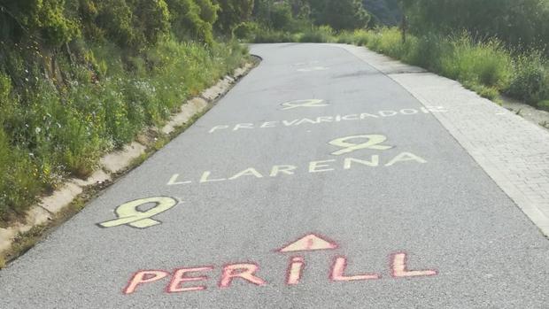 Aparecen pintadas contra el juez Llarena en los accesos a la Escuela Judicial