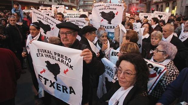 Moncloa avisa a ETA: «La política de dispersión de reclusos no va a sufrir cambios»