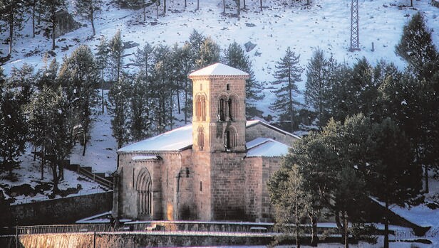 La ermita de Santa Cecilia, una de las sedes de Las Edades del Hombre en Aguilar de Campoo (Palencia)