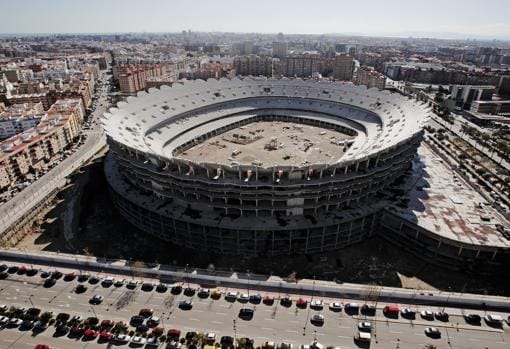 Imagen de las obras paralizadas en el nuevo estadio del Valencia