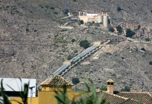 Imagen de la conducción del trasvase Tajo-Segura a su paso por la provincia de Alicante