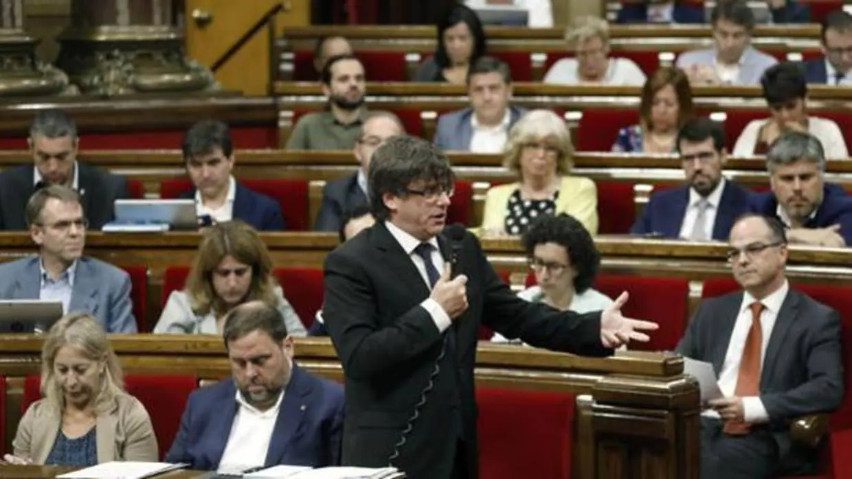 Sesión de control al president Puigdemont en el Parlament